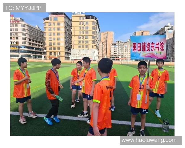 大个子足球明星如何在绿茵场上展现力量与技巧的完美结合