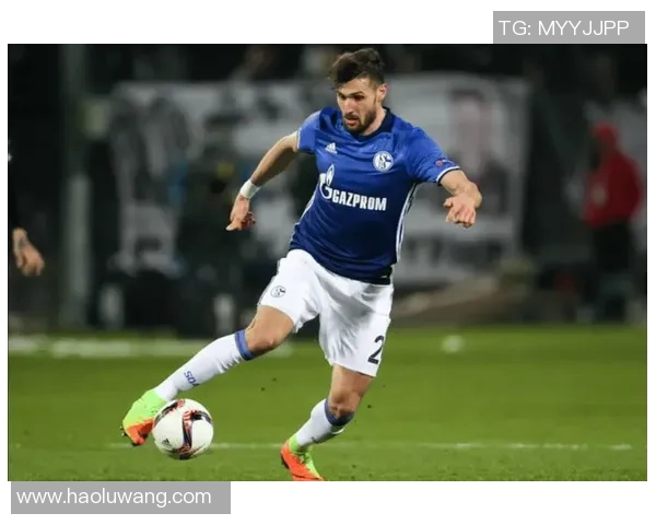 足球明星亲授技巧助力年轻球员提升踢球水平与比赛表现